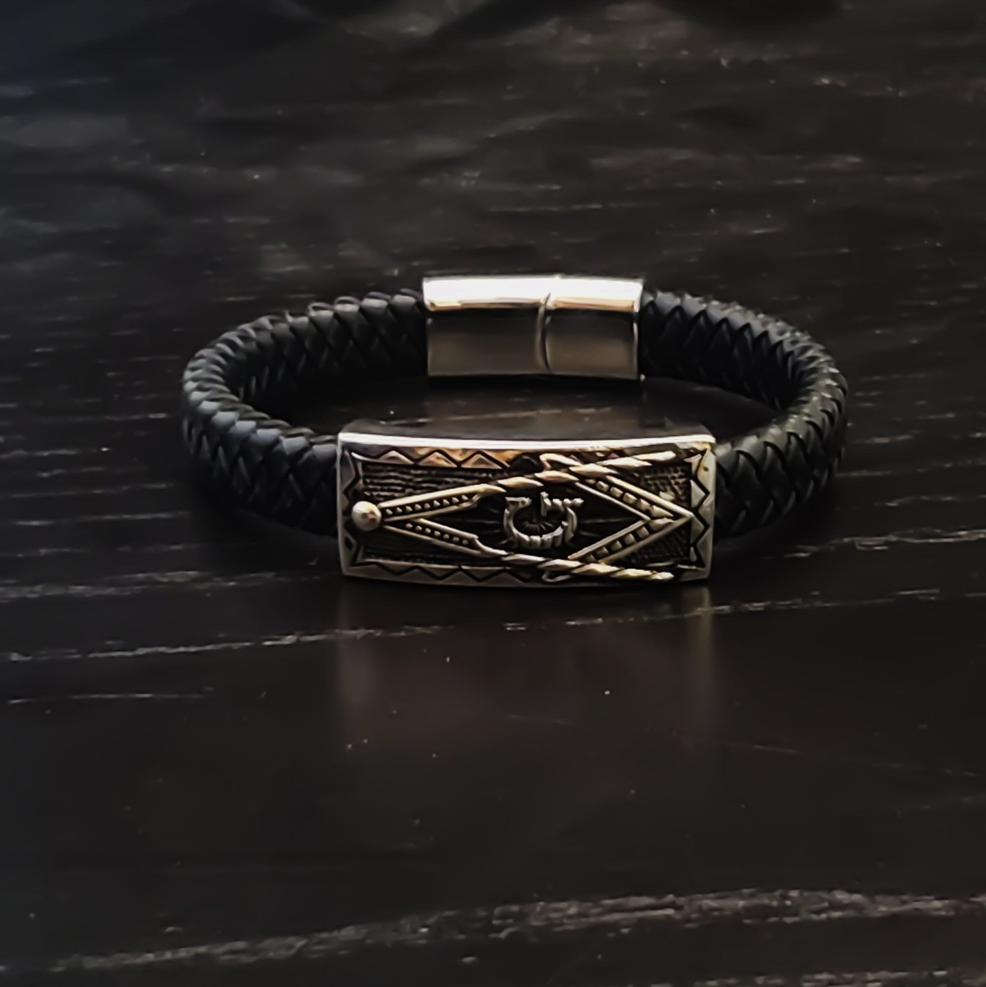 MasonicMan Black Titanium Masonic Bracelet - Freemasonry Square & Compass Design, Adjustable With Carbon Fiber Tool