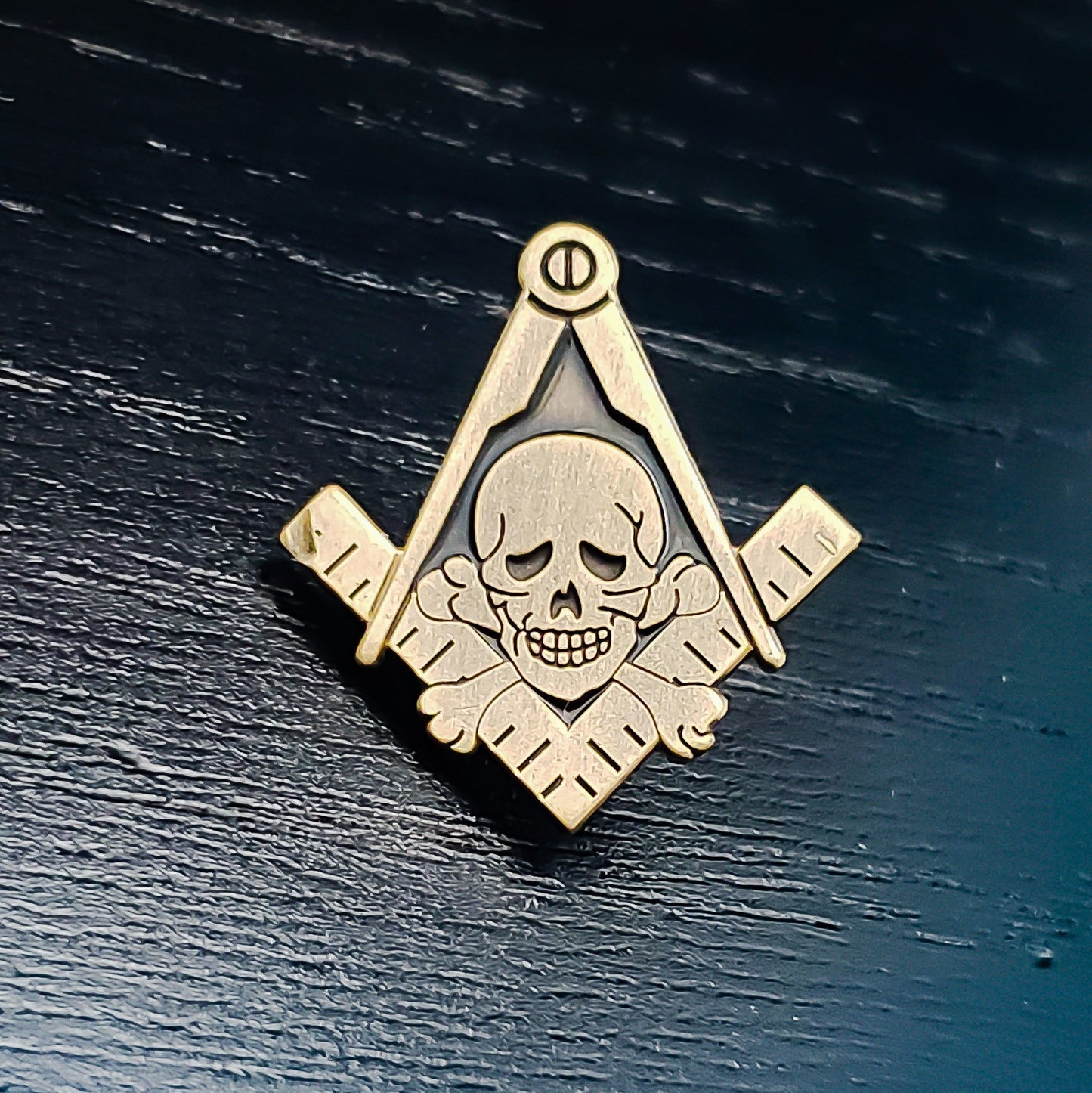 Memento Mori Masonic Skull Lapel Pin Antique Gold Masonic Pin